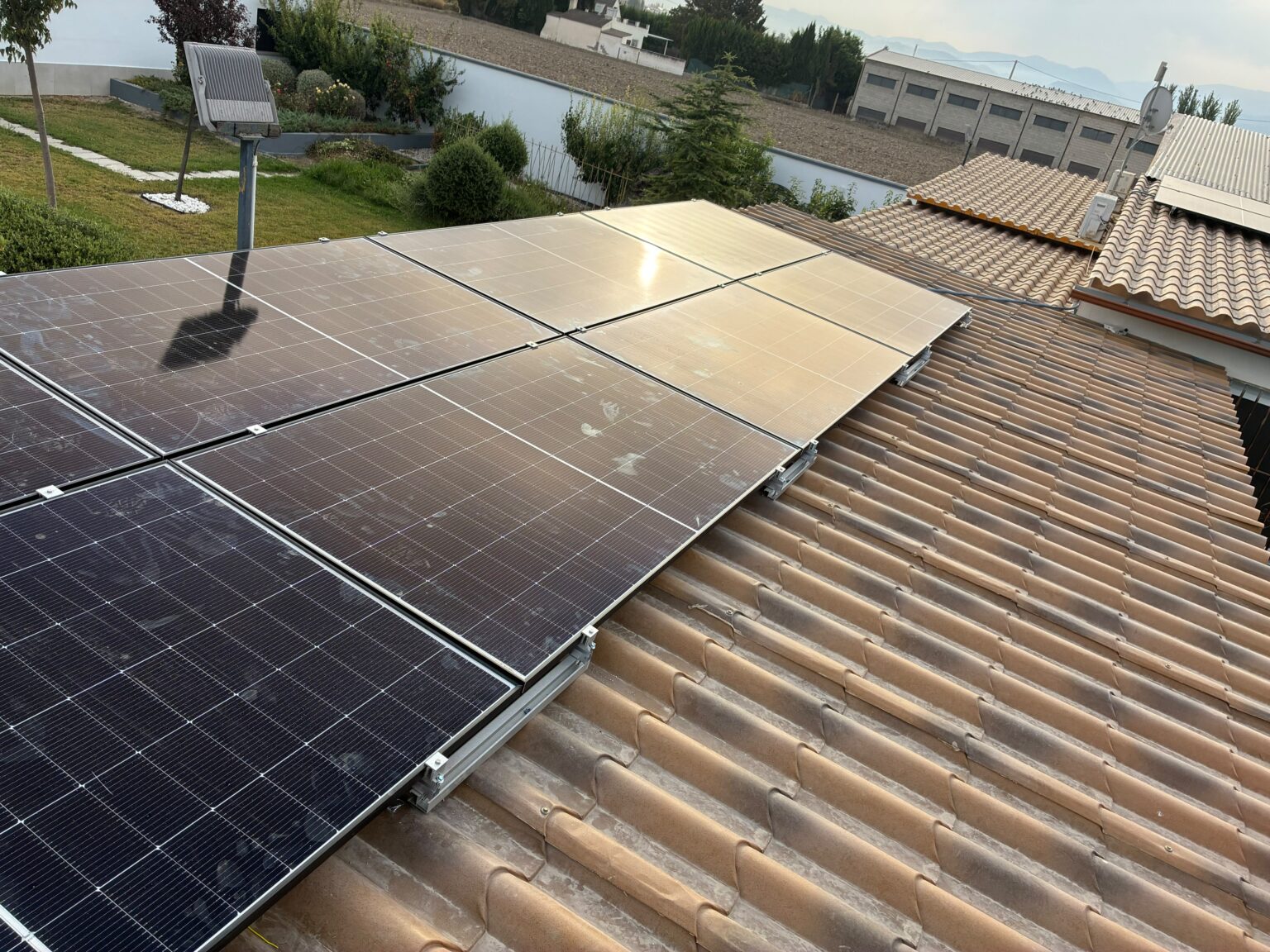 Servicios eléctricos para particulares y empresas en Baza, Guadix, Huéscar, etc.